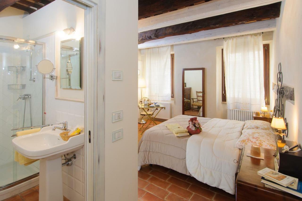 Pomarancio Bnb Saludecio Esterno foto