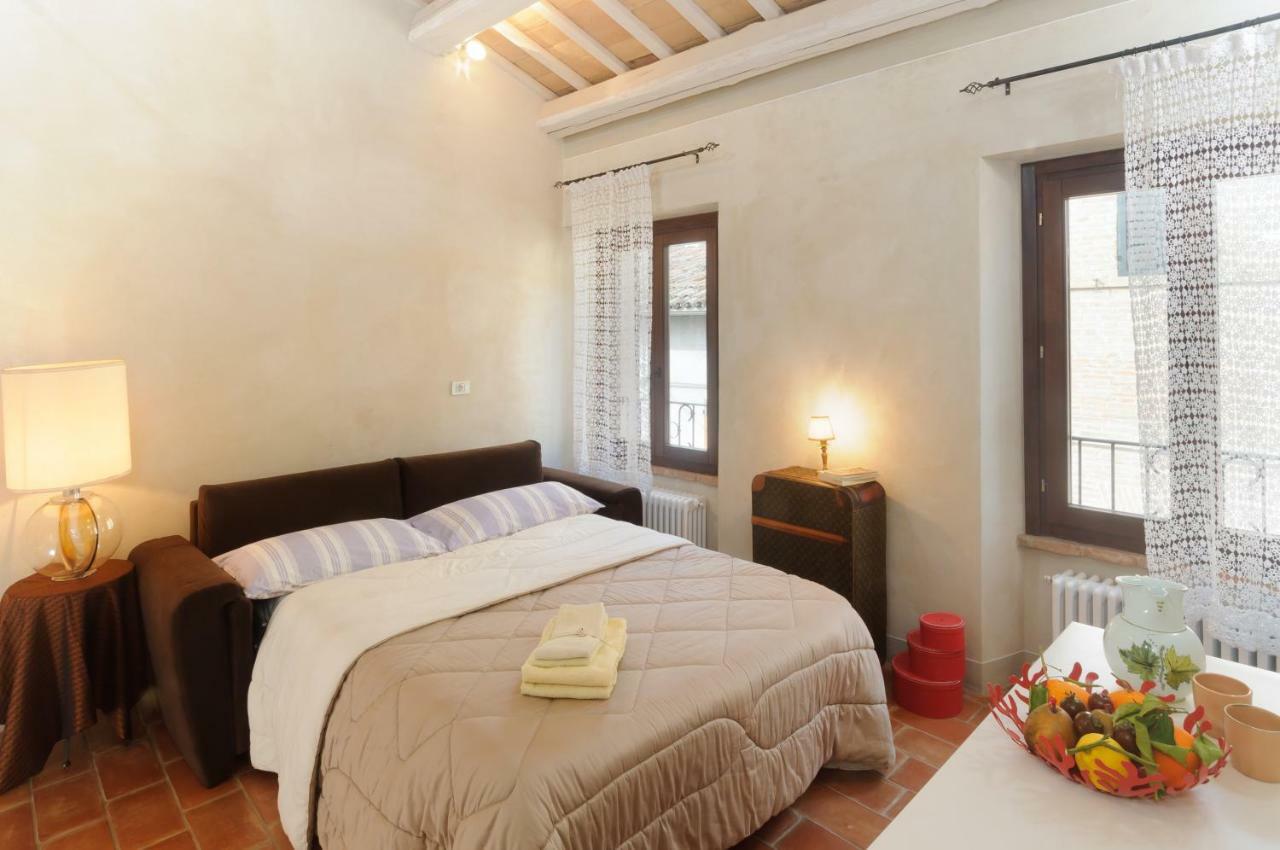 Pomarancio Bnb Saludecio Esterno foto